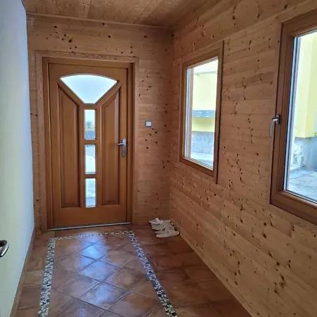 Max Apartment